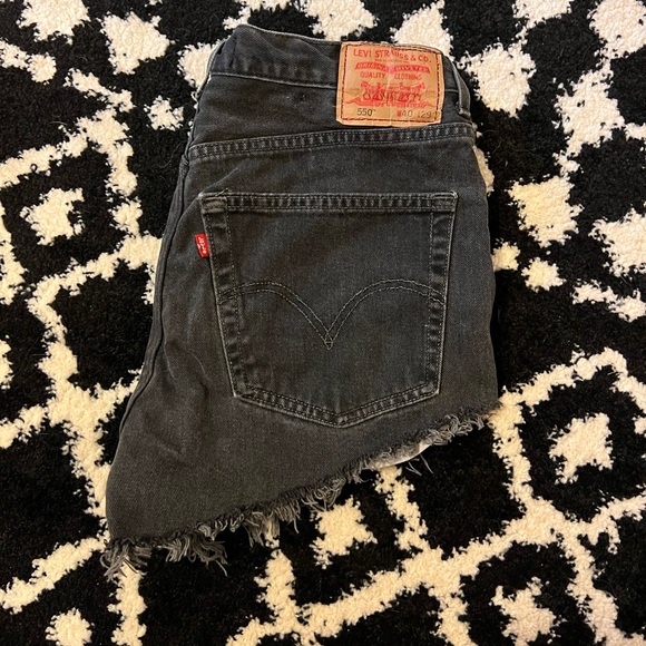 LEVIS 550 Black Denim Shorts - Picture 1 of 4